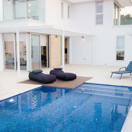 Villa Azure Vista *